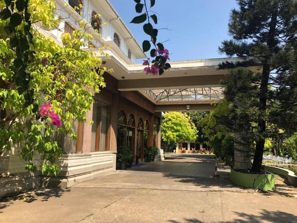 Yuzana Garden Hotel Yangón Exterior foto