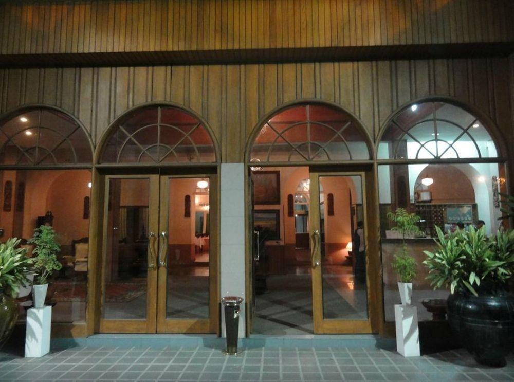 Yuzana Garden Hotel Yangón Exterior foto
