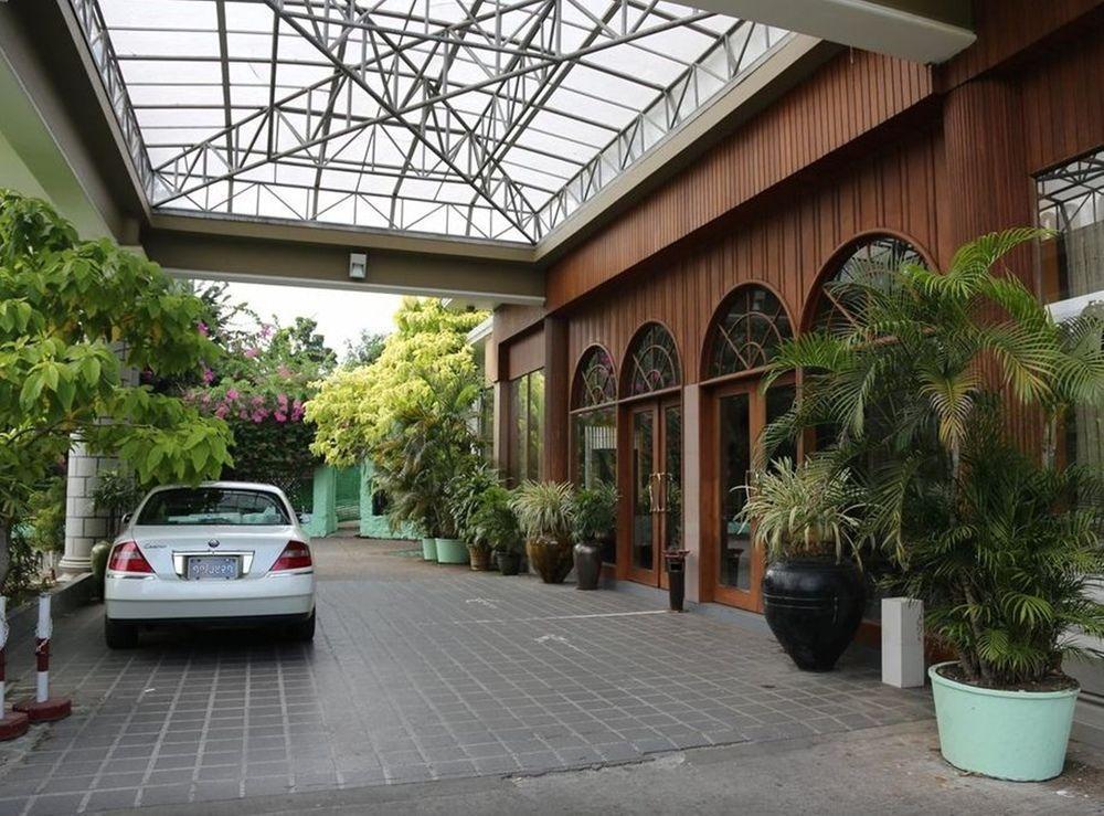 Yuzana Garden Hotel Yangón Exterior foto